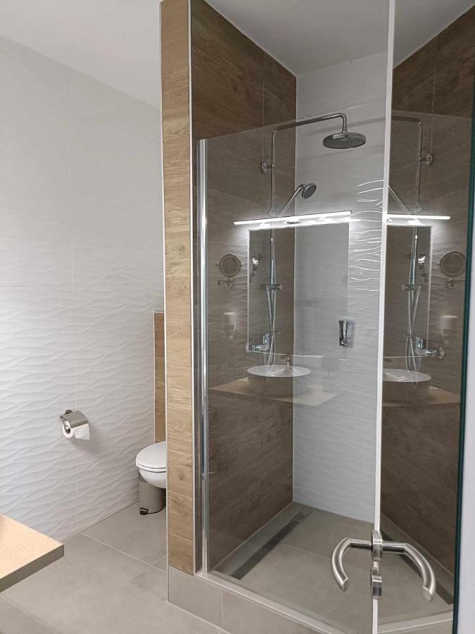 West Panorama Penthouse - Apartment With A Fantastic View Of The City Сомбатгей Екстер'єр фото