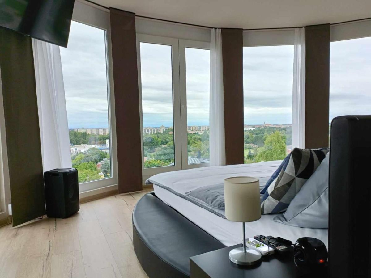 West Panorama Penthouse - Apartment With A Fantastic View Of The City Сомбатгей Екстер'єр фото