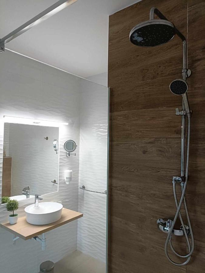 West Panorama Penthouse - Apartment With A Fantastic View Of The City Сомбатгей Екстер'єр фото