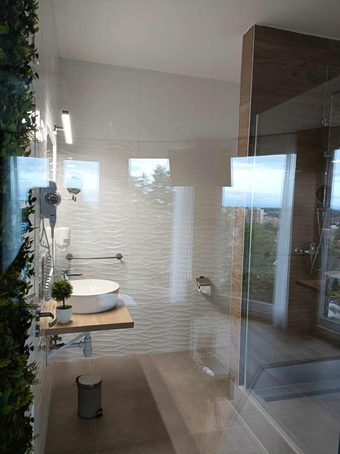 West Panorama Penthouse - Apartment With A Fantastic View Of The City Сомбатгей Екстер'єр фото