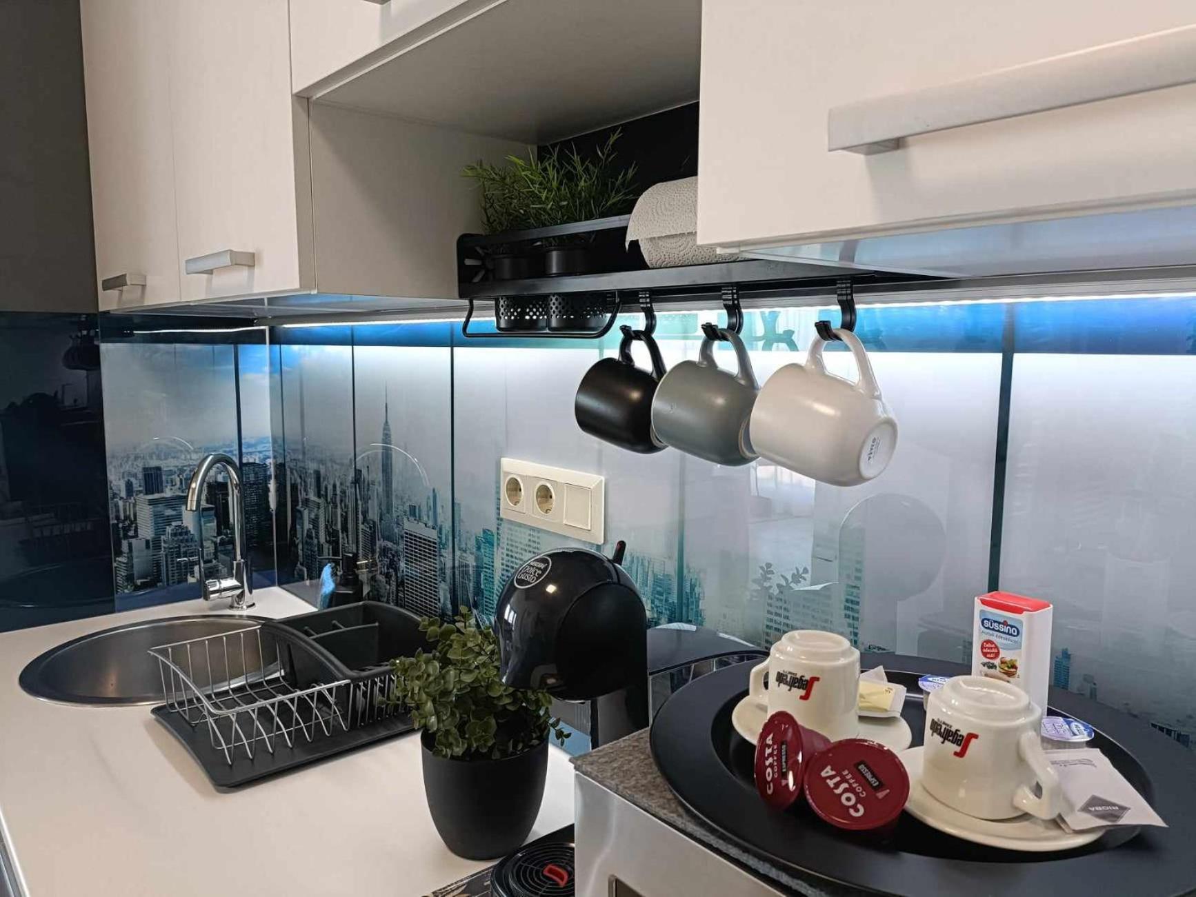 West Panorama Penthouse - Apartment With A Fantastic View Of The City Сомбатгей Екстер'єр фото