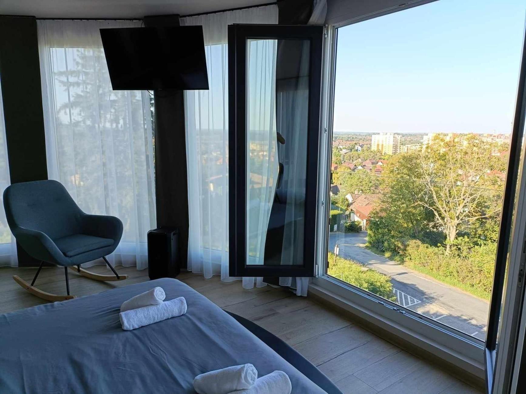 West Panorama Penthouse - Apartment With A Fantastic View Of The City Сомбатгей Екстер'єр фото